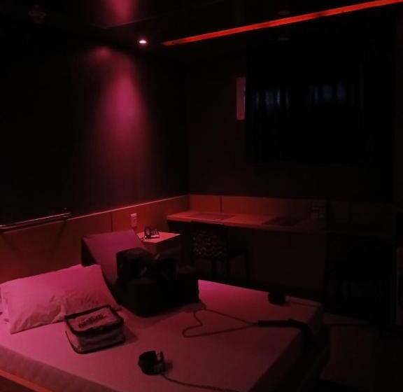سوییت, Deslize Motel 4