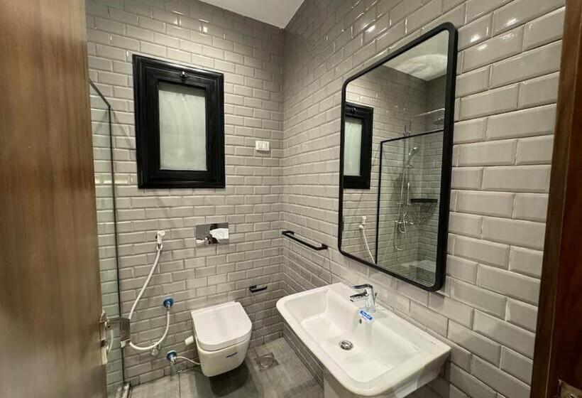 آپارتمان دلوکس 3 خوابه, Elegance Tower