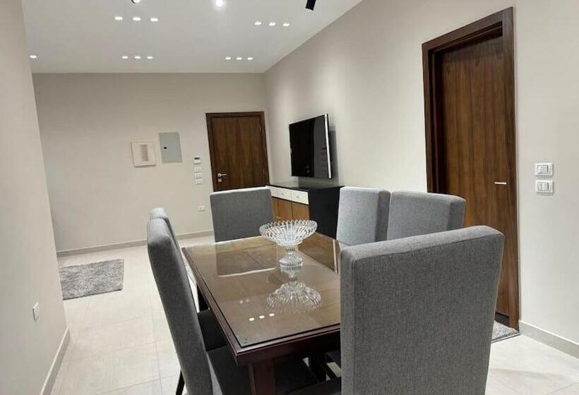آپارتمان دلوکس 3 خوابه, Elegance Tower