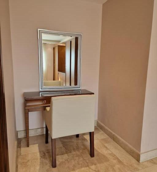 3 Bedroom Premium Apartment, Elegance Tower