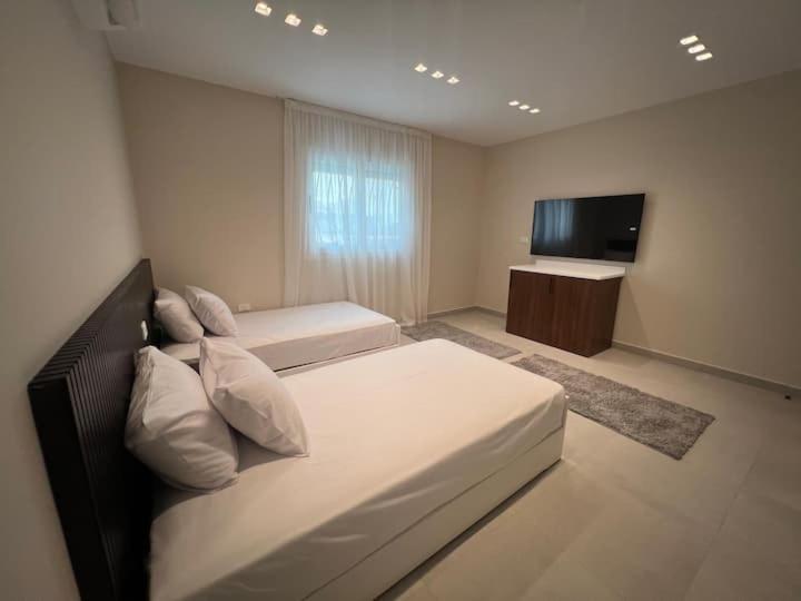 اتاق لوکس, Elegance Tower