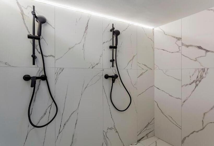 اتاق استاندارد با وان آب گرم, Suite Romantique Balnéo Centre Lyon