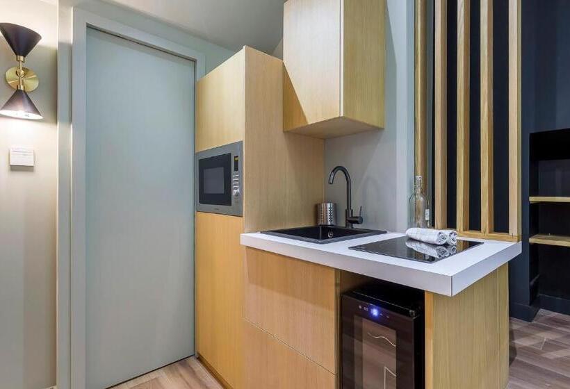 اتاق استاندارد با وان آب گرم, Suite Romantique Balnéo Centre Lyon