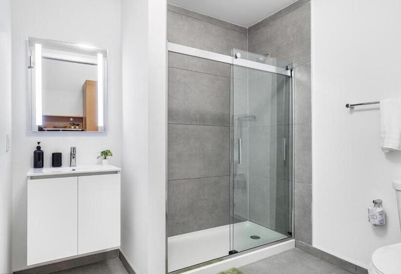 استودیوی لوکس, Olive Apartments