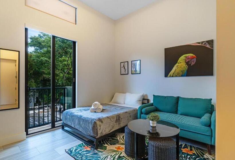 استودیوی لوکس, Olive Apartments