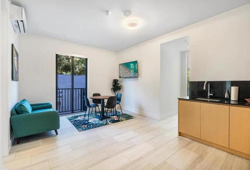تختخواب در اتاق مشترک, Olive Apartments