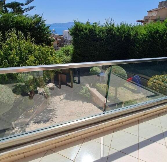 اتاق استاندارد با چشم‌انداز دریا, Antigoni Bellavista Suites