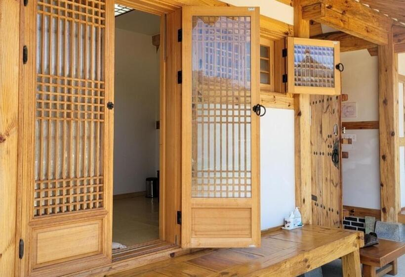 اتاق استاندارد, Naju Yoonsunjae Stay