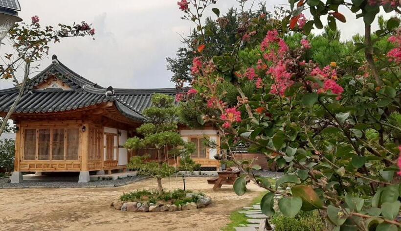 اتاق استاندارد, Naju Yoonsunjae Stay