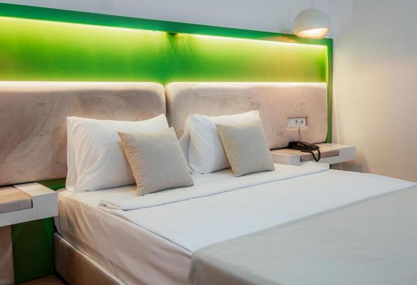 小型套房, Regenesis Hotel & Spa