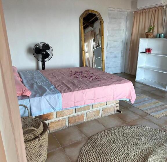 اتاق استاندارد با چشم‌انداز دریا, Lehani Beach Hostel
