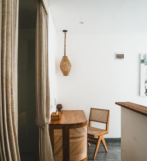 اتاق لوکس, Mantra Wellness Center