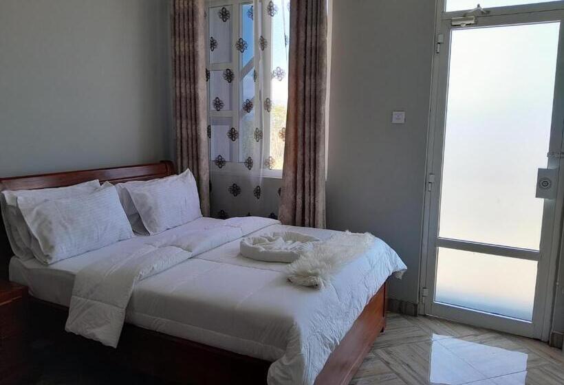 اتاق لوکس, Mbeya Starinn