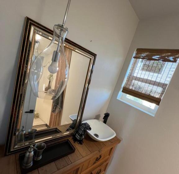 خانه 1 خوابه, Sweet Hill Top Townhouse
