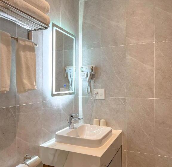 اتاق لوکس, Linda Hotel   Sunset Town   Phu Quoc