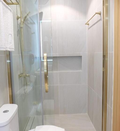 스탠다드 룸 킹사이즈 침대, Uma Hotel And Residences