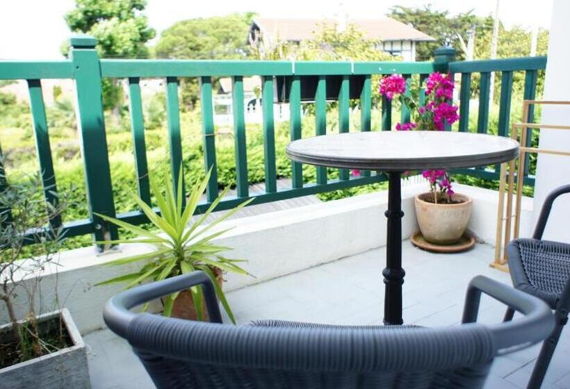 Superior Room with Terrace, La Quintita Biarritz   Studio Avec Jardin
