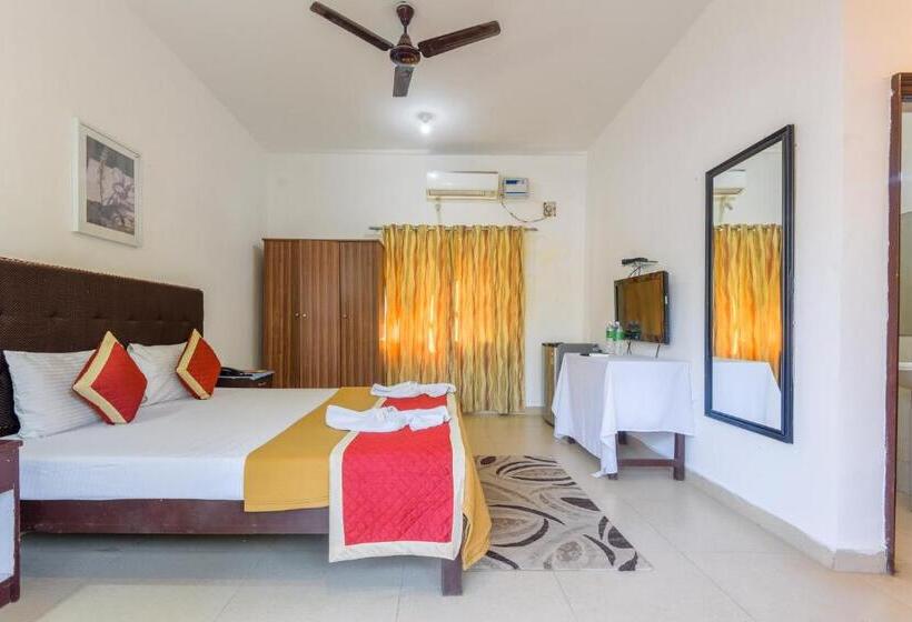 اتاق استاندارد با چشم‌انداز استخر, Grande Ave Maria Resort