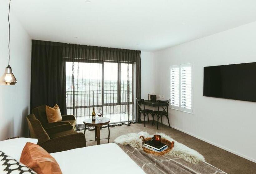 استودیوی استاندارد با چشم‌انداز دریا, Mariner Suites