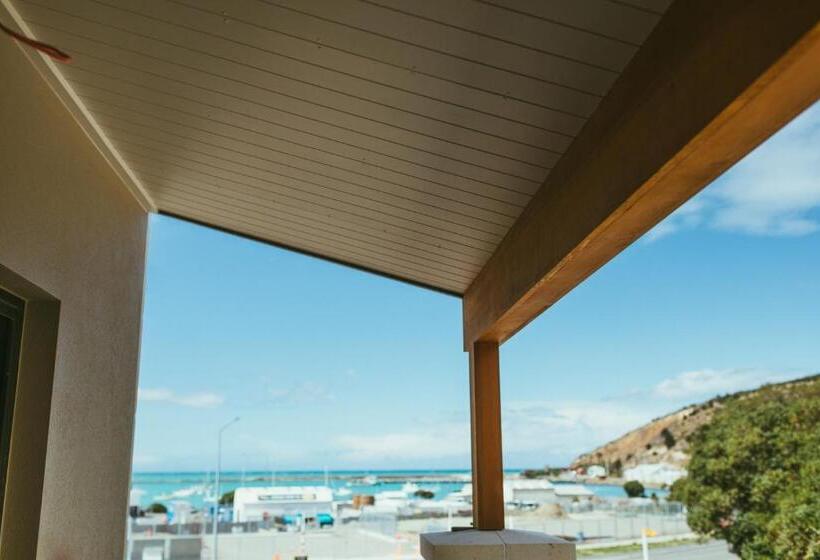 استودیوی استاندارد با چشم‌انداز دریا, Mariner Suites