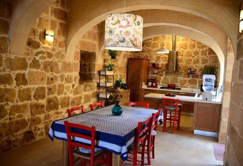 ویلای یک اتاق خوابه با استخر شنا, Gozo Farmhouse