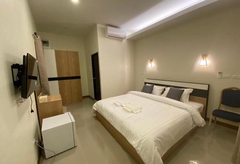 اتاق لوکس با تخت بزرگ, Piumsuk Villa