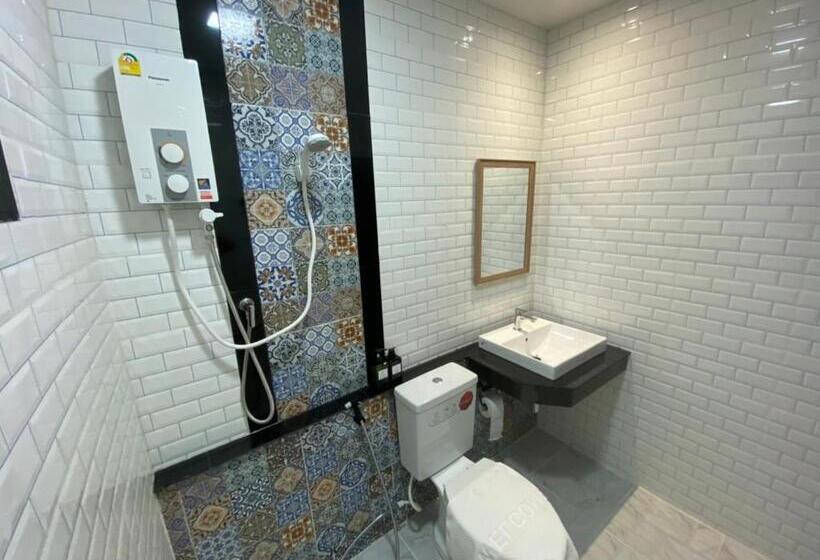 اتاق راحتی سه تخته, Piumsuk Villa