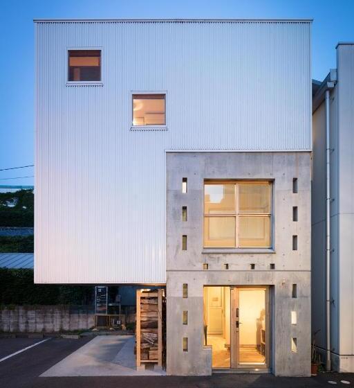 اتاق اکونومی یک تخته, Sai No Tsuno Guest House