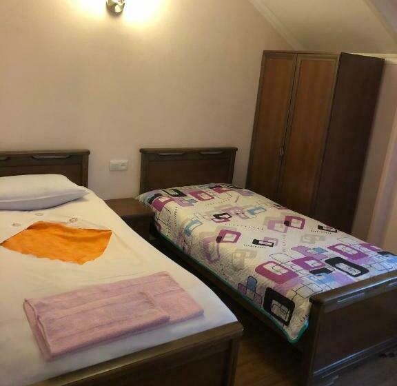 اتاق اکونومی, B&b Odzun