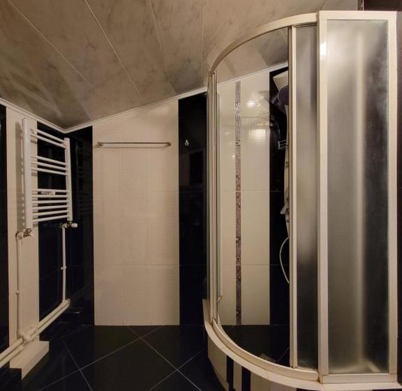 اتاق استاندارد چهار تخته, B&b Odzun