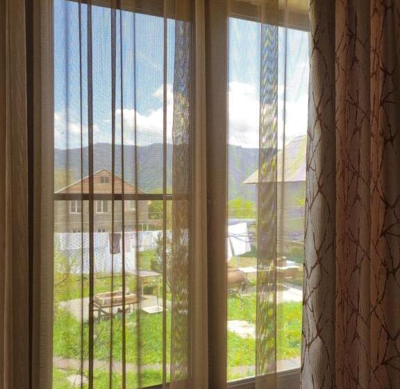 اتاق سوپریور, B&b Odzun