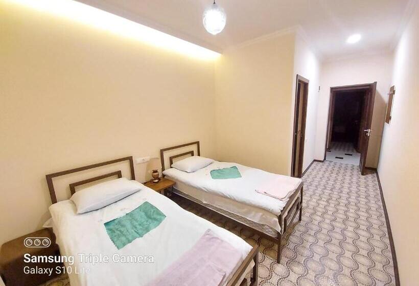 اتاق سوپریور, B&b Odzun