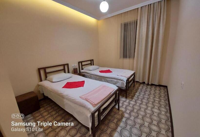 اتاق سوپریور, B&b Odzun