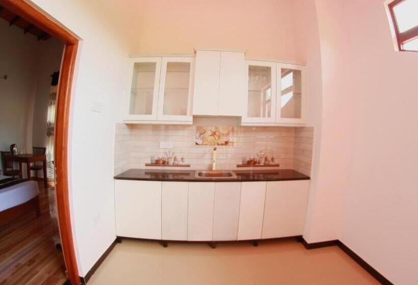 اتاق استاندارد سه نفره, Grand Residence