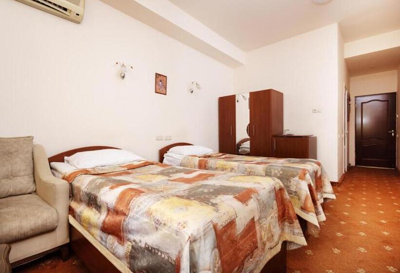 تختخواب در اتاق مشترک, Arzni Health Resort