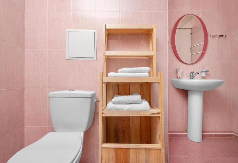تختخواب در اتاق مشترک, Arzni Health Resort
