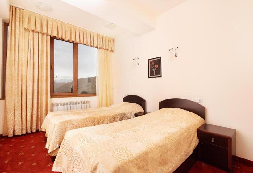 اتاق خانوادگی, Arzni Health Resort