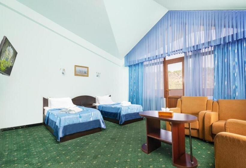 سوییت جونیور, Arzni Health Resort