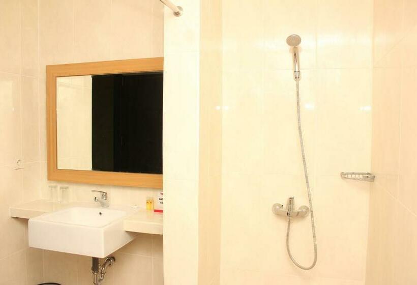 سوییت جونیور, Naka Hotel Kupang