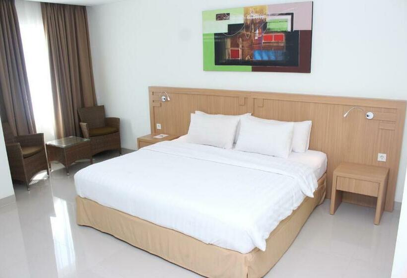 سوییت جونیور, Naka Hotel Kupang