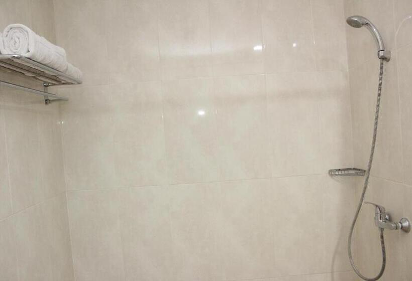 اتاق سوپریور, Naka Hotel Kupang