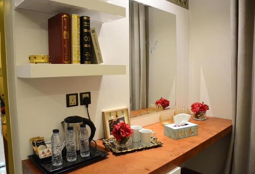 استودیوی استاندارد, الايوان للاجنحة الفندقية E1