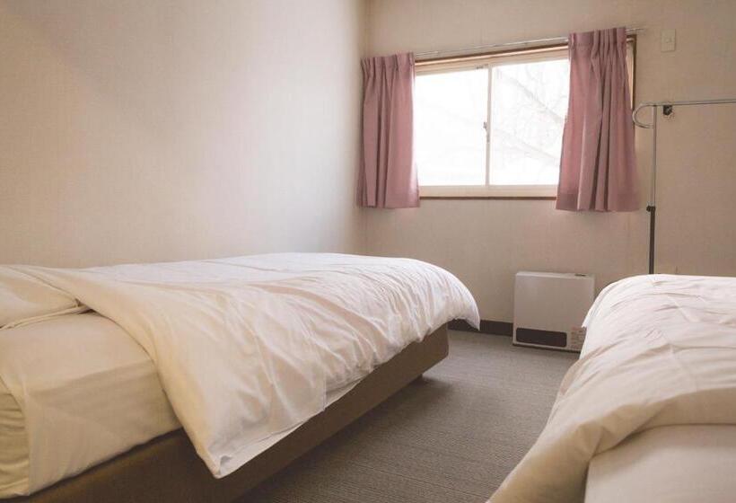 اتاق اکونومی, Hakuba Cortina Backpackers