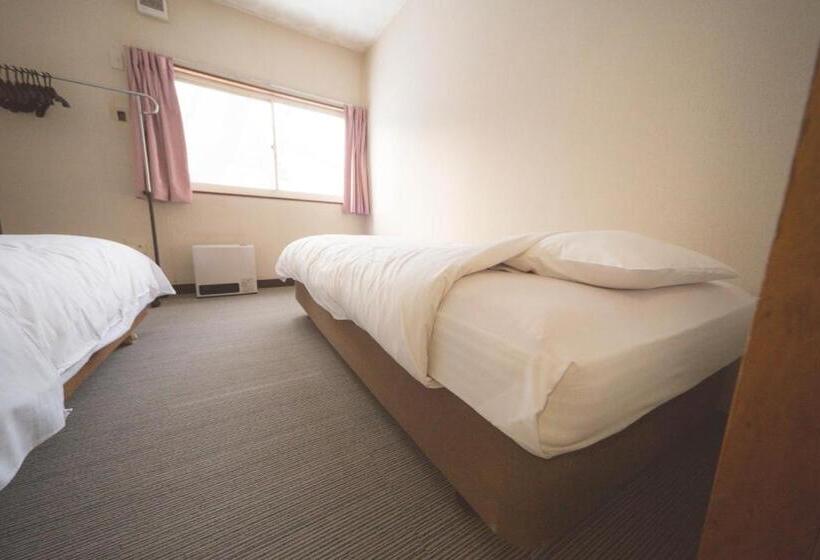 اتاق اکونومی, Hakuba Cortina Backpackers