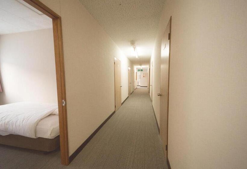 اتاق اکونومی, Hakuba Cortina Backpackers