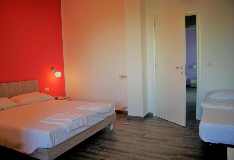 اتاق استاندارد سه تخته با چشم‌انداز باغ, B&b Apollonia