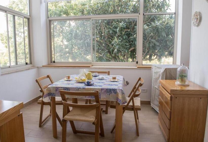 آپارتمان 1 خوابه با چشم‌انداز باغ, B&b Cenzina