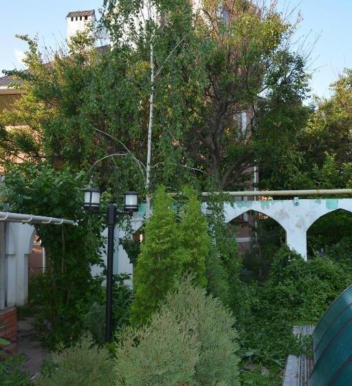 آپارتمان 1 خوابه با چشم‌انداز استخر, корсар:korsar