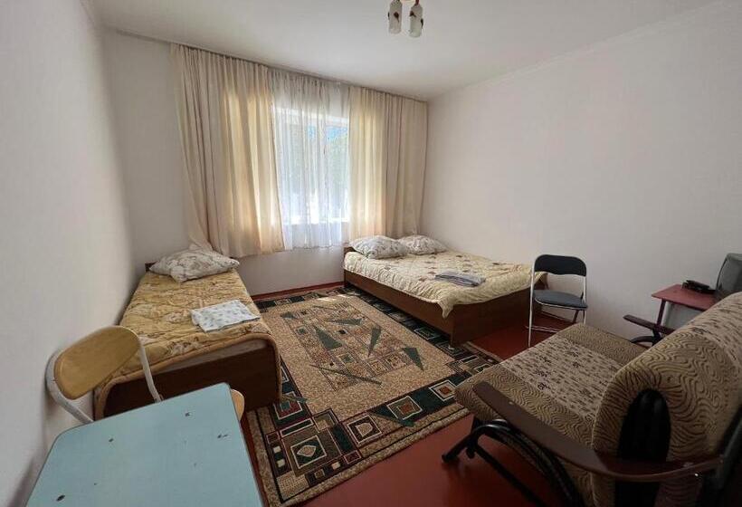 اتاق استاندارد سه نفره, алтын мезгиль