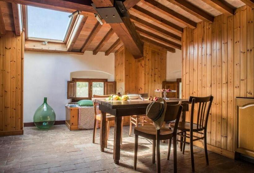 1 Bedroom Penthouse Apartment, Agriturismo Pane E Vino